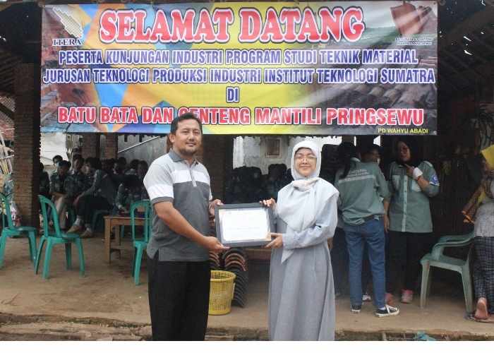 Dark Blue Minimalist Quote Instagram Post (2)